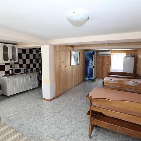 Rozalin Guest House Gudauta Exterior photo