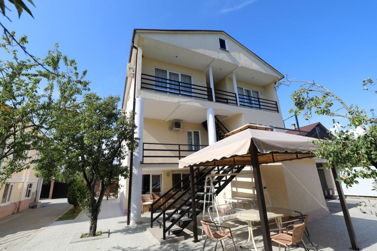 Rozalin Guest House Gudauta Exterior photo